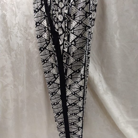 Size 16 black/white lounge pants with side pockets - Picture 3 of 6
